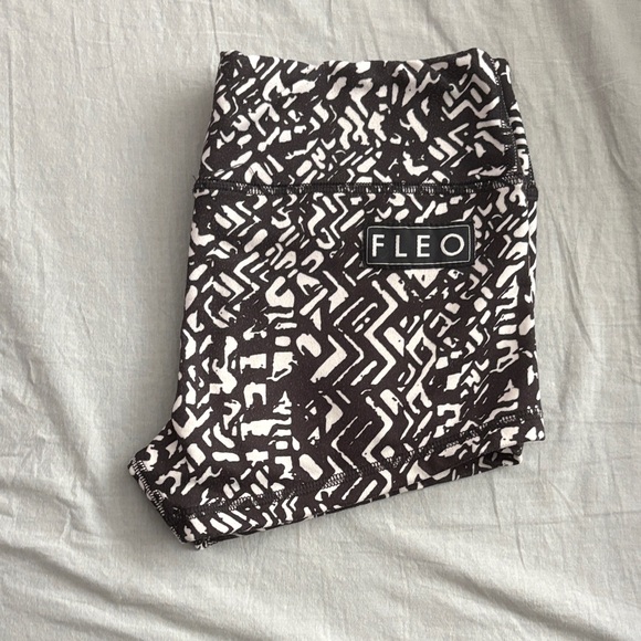 Fleo Monochrome Abstract Leggings - Picture 1 of 4